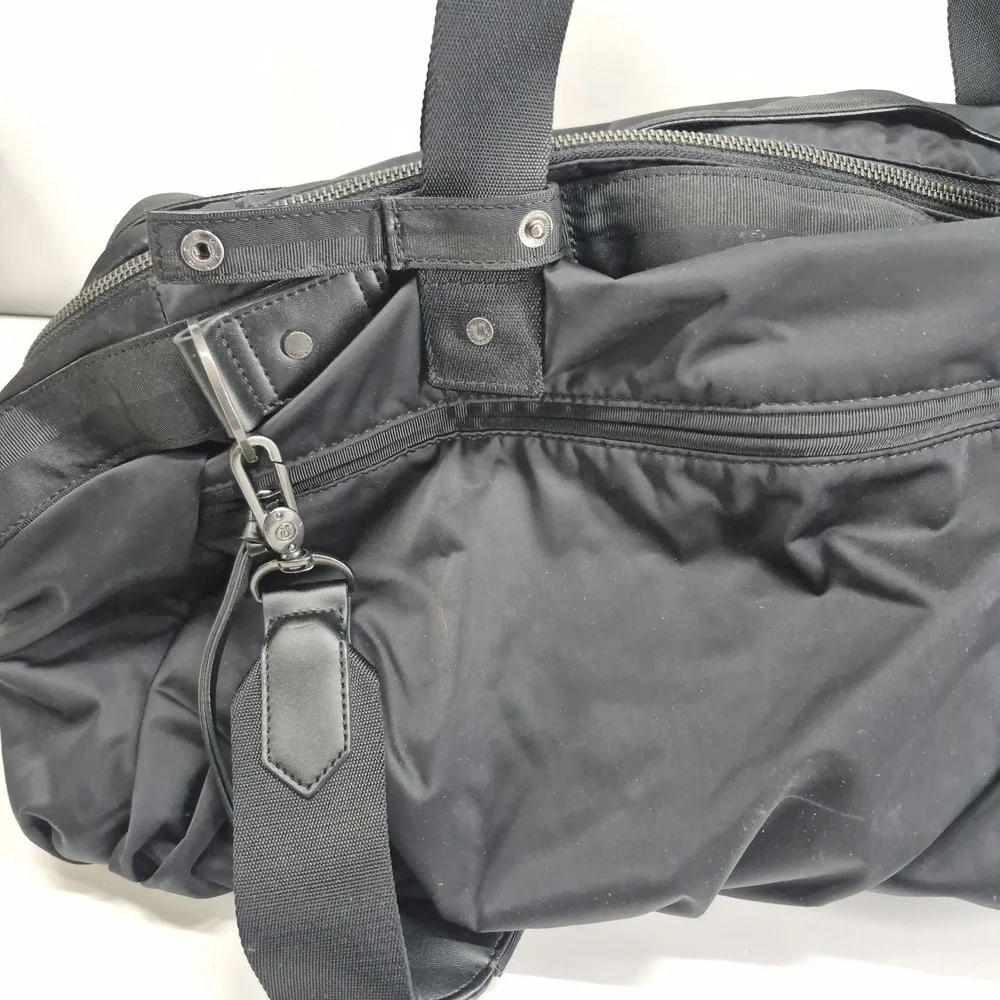 Lululemon Keep It Classy Duffel Bag Black Nylon Gym Weekender Blue Paisley